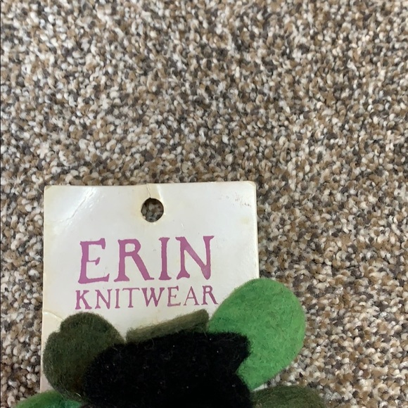 Felted wool pin/brooch corsage - Picture 3 of 4